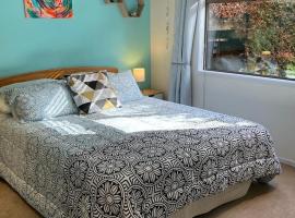 Red Beach Retreat，位于Red Beach的酒店