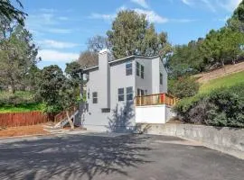 Near Downtown l Peaceful l Modern l Kids Room