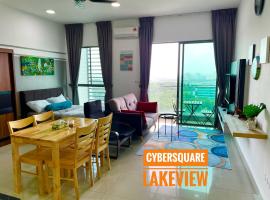Cybersquare Lakeview with Netflix and Disney Hotstar，位于塞贝维赛城附近的酒店