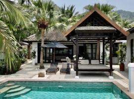 3 Bedroom Seaview Villa Halo on Beachfront Resort，位于苏梅岛的度假村