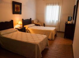 El Artillero Hotel，位于Los Yébenes的酒店