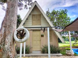 CHALET YANKEE D'RUMAH BONDA RIVER VIEW Kuala Kangsar，位于Kampong Senawar的酒店