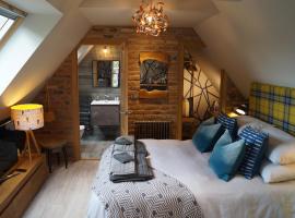 The Old Maple Lodge-Luxury Private Annex with a view in rural setting