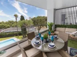 Marbella luxury brand new 2-bedroom apartment, 3 min walk to the beach!