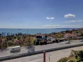 Ellinis Hotel - Sea View and Free Parking