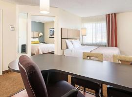 Sonesta Simply Suites Pittsburgh Airport，位于伊姆派瑞尔匹兹堡国际机场 - PIT附近的酒店