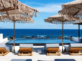 Almyra Oia Suites，位于伊亚的酒店