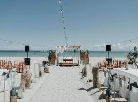 Laiya Riviera by Yemaya powered by Cocotel，位于圣胡安的酒店