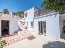 House with garden (two houses)close by the sea