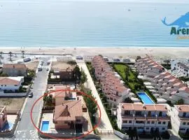 Arenda Clara villa con piscina privada al lado de la playa