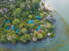 Flameback Eco Lodge，位于蒂瑟默哈拉默的酒店