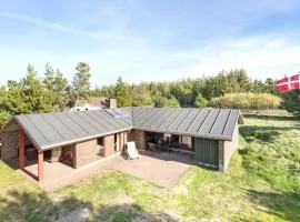 Holiday Home Etti - 1km from the sea in Western Jutland by Interhome