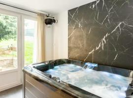 LE CHILL Suite & SPA (Jacuzzi et Sauna privés)，位于布瓦西圣雷热马罗勒昂布里高尔夫场附近的酒店