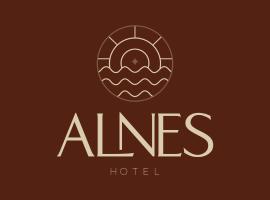 ALNES HOTEL，位于萨兰达的酒店