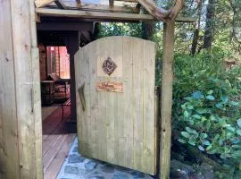 Forest Sweet Retreat Hot Tub & Wood Fired Sauna