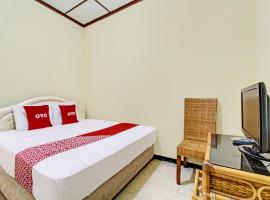 OYO 92534 Fajar Indah Guest House，位于Karanganyar的酒店