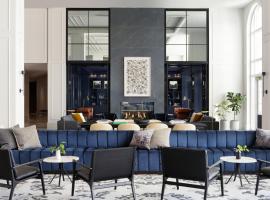 Kimpton - The Forum Hotel, an IHG Hotel，位于夏洛茨维尔Thomas Edward Davenport Field附近的酒店