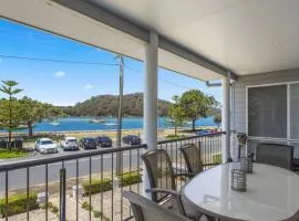 Family Beachhouse - Waterfront Ettalong Beach