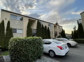 Shared Space with Private room in Beautiful Lakefront Apartment