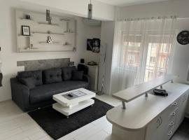 Studio Residence Militari，位于布加勒斯特的酒店