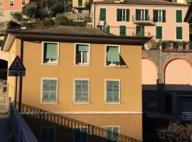 La casa sul ponte: spacious apartment in Zoagli