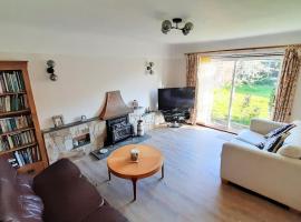 GOLF OPEN HOYLAKE Bungalow In West Kirby，位于西柯比的酒店