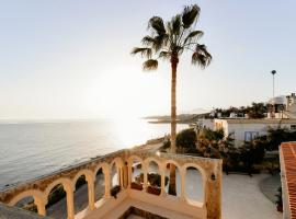 Luxuriant Houses Kyrenia，位于凯里尼亚的海滩短租房