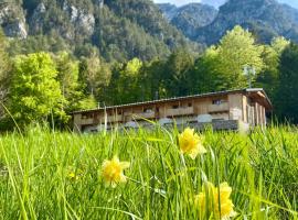 Rifugio Pian dei Ciclamini，位于Lusevera的酒店