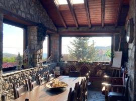 Blessings Chalet στον Παλαιό Άγιο Αθανάσιο με Τζάκι, Barbeque, μεγάλη αυλή και υπέροχη θέα，位于帕雷斯阿吉萨那的木屋