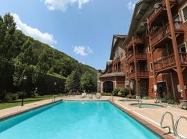 Kaatskill Mountain Club & Condos by Vail Resorts，位于亨特的酒店