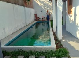 Casa La Escondida Tlacotalpan，位于特拉科塔尔潘的带泳池的酒店