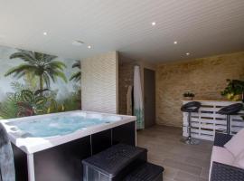Gîte avec jardin, jacuzzi, proche Sarlat et Lascaux, idéal pour familles et amis - FR-1-616-246，位于Paulin的酒店