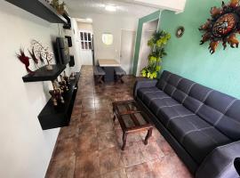 Departamento lujoso con Alberca en Ixtapa Zihua，位于伊斯塔帕的酒店