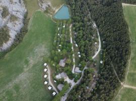 Camping du Villard，位于Thorame-Basse的酒店