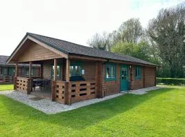 Kingfisher Lodge, Lake Pochard