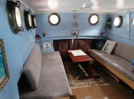 Historical boat Tu vėjo paklausk