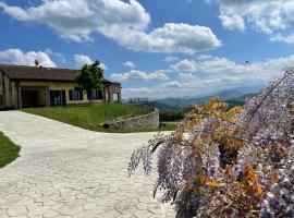 Villa Cavalieri in Vedriano，位于Roncovetro的酒店