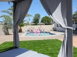 Relaxing Oasis: Spacious 4BR House w/ Private Pool