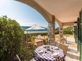 La terrazza tra cielo e mare