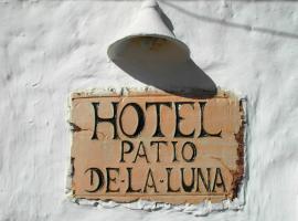 帕蒂奥德拉露娜旅馆，位于艾西拉的旅馆
