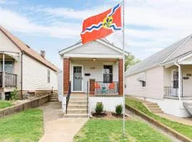 Cozy Family Cottage - Historic Top of The Hill