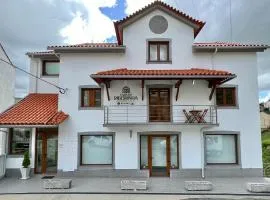 Casa da Ribeirinha