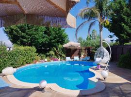 Luxury Villas Chrysa Private Pool & Spa，位于纳夫普利翁的乡村别墅