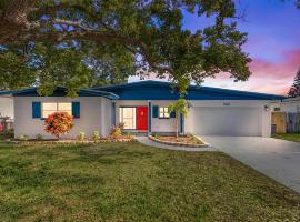 Beautiful Clearwater home!，位于克利尔沃特的酒店