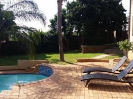 Private Apartments & Biz Stays Pretoria，位于沃特科鲁夫（FAWK）机场 - WKF附近的酒店