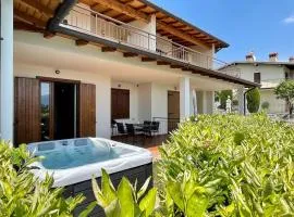 NEU Suite Perlago, Whirlpool & Seeblick