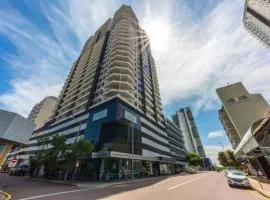 Pandanas Apt 7 15th fl with harbour and city views