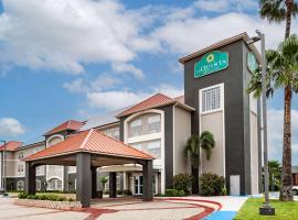 La Quinta Inn & Suites by Wyndham Pharr RGV Medical Center，位于法尔的酒店