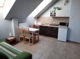 Praski Dom，位于Sienno的酒店