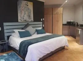 Cove Rock Lodge on Cowrie